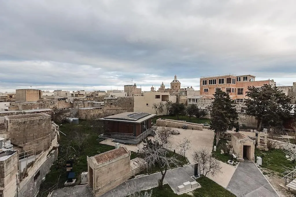 Rabat L.O. Mdina-Designer House The Bedroom-Tub مالطا