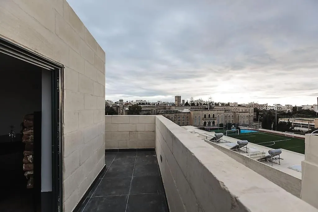 Apartment Rabat L.O. Mdina-Designer House The Bedroom-Tub